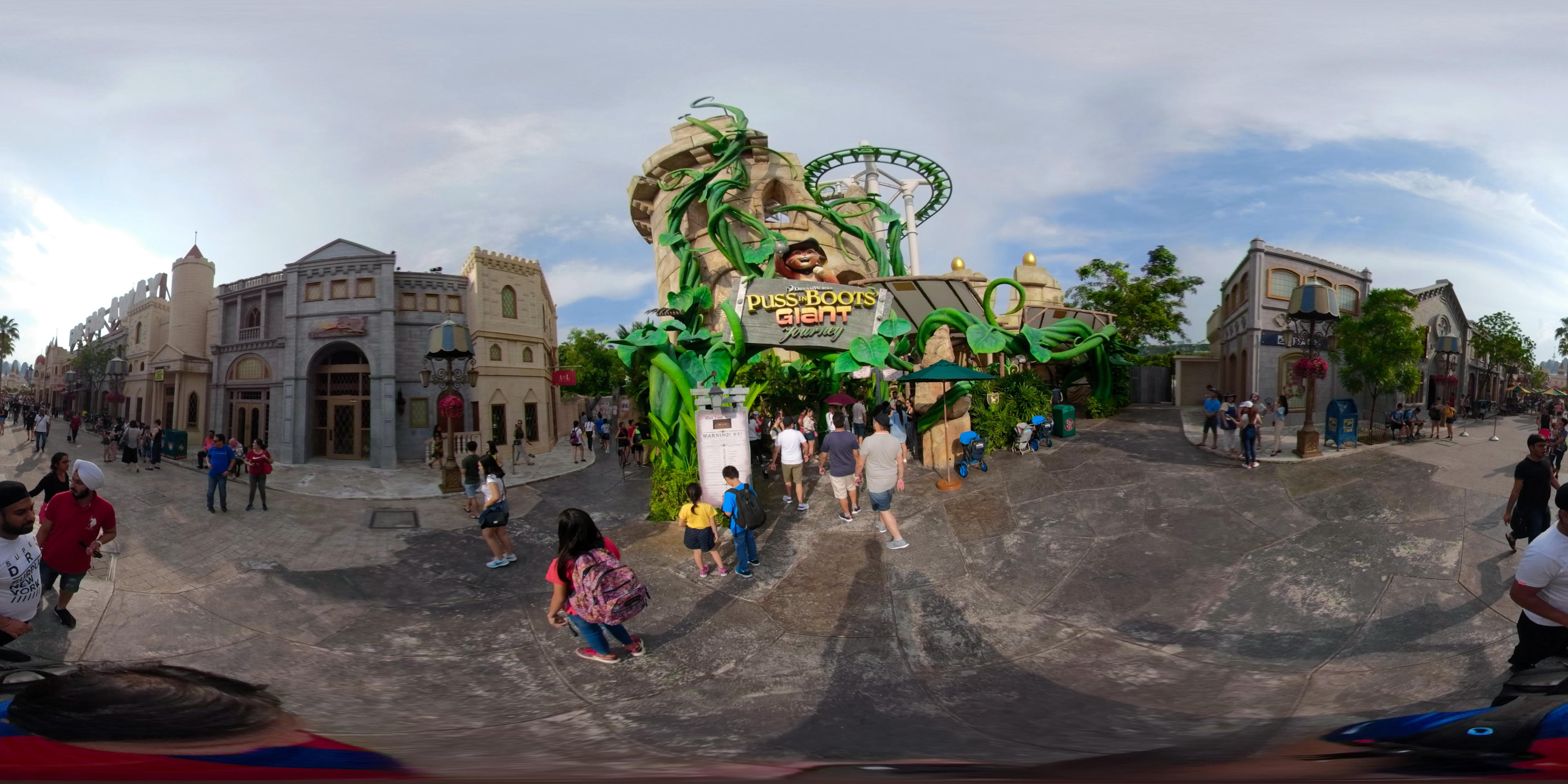 Puss In Boots' Giant Journey virtual tour preview